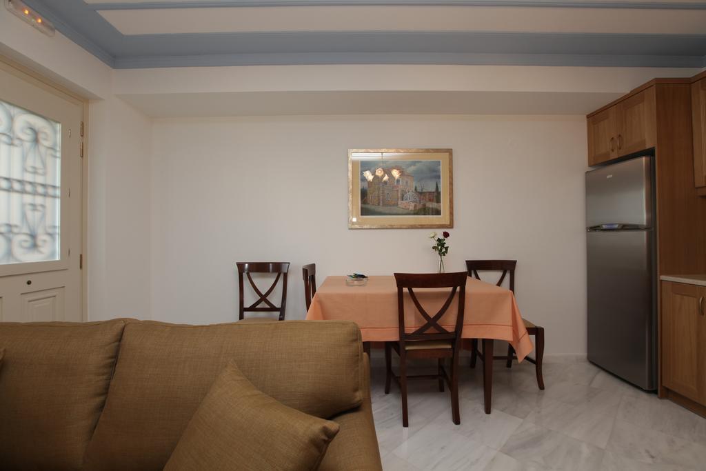 Avgerinos Hotel Kampochora  Quarto foto